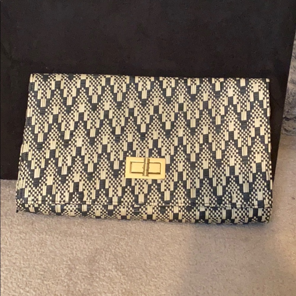 *LAST DAY* Black & Cream Straw Clutch